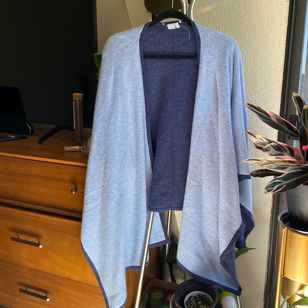 Reversible cashmere shawl